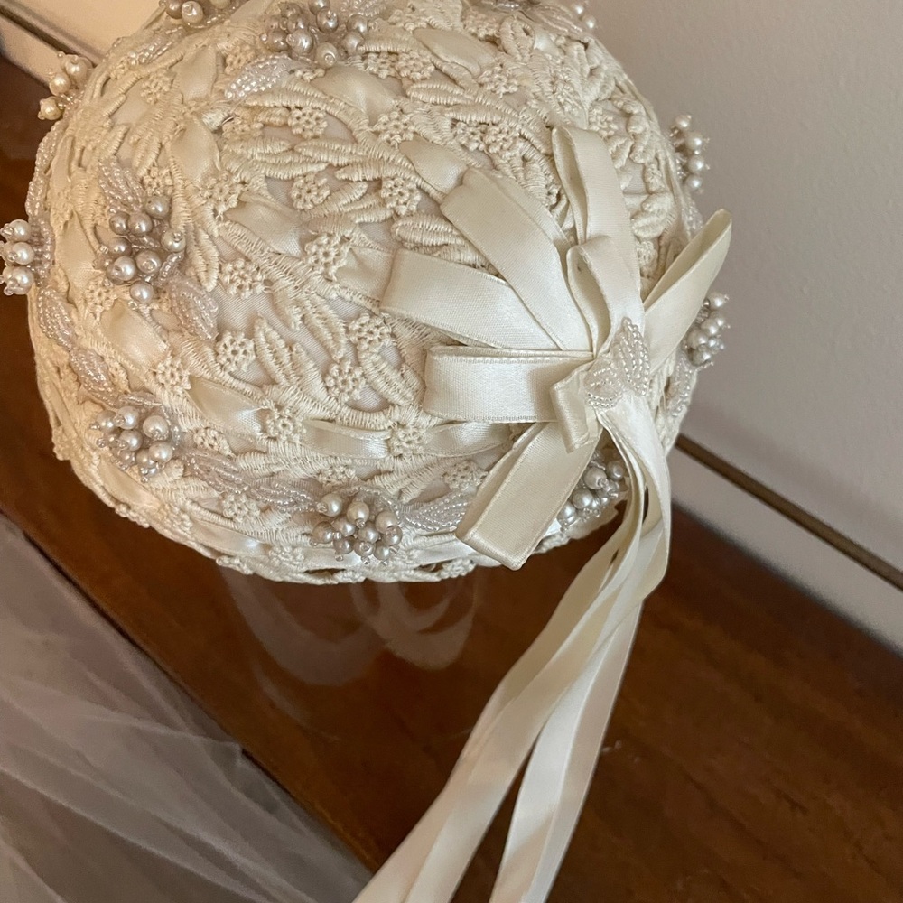 Wedding veil. Juliet cap style. Exquisite Antique. Hand made gorgeous. Lace - Picture 5 of 12